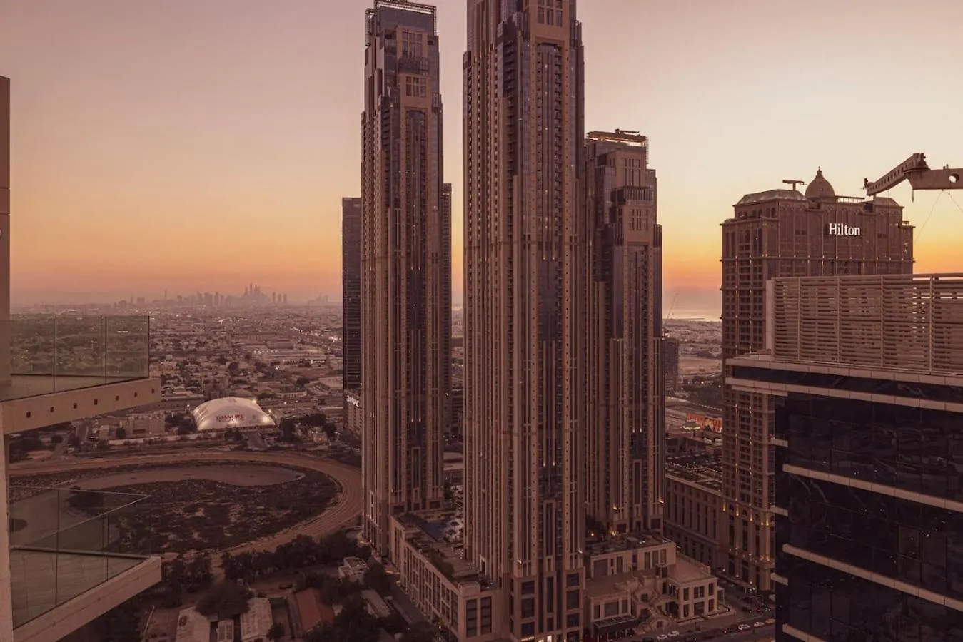 Incredible Views - Infinity Pool - New - 2Br 6 Pax Apartment Dubai