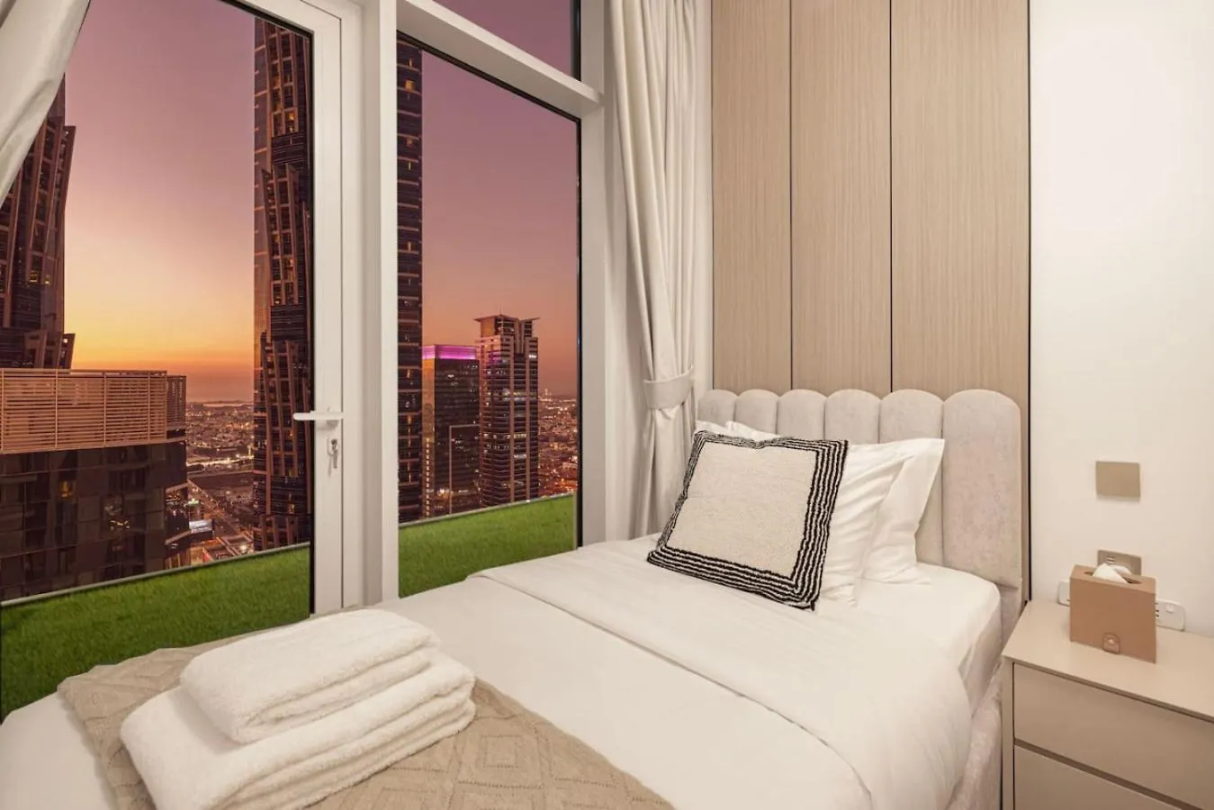 Incredible Views - Infinity Pool - New - 2Br 6 Pax Apartment Dubai 0*,