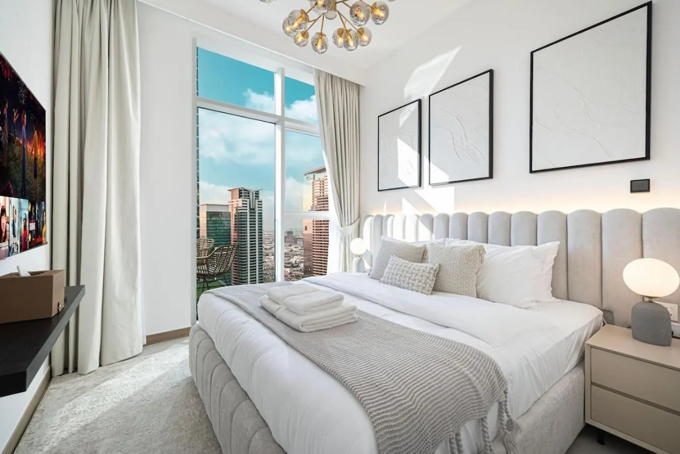 Incredible Views - Infinity Pool - New - 2Br 6 Pax Apartment Dubai